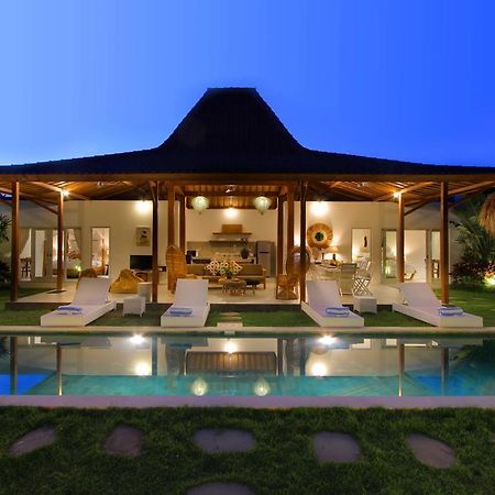 Villa Aksara By Optimum Bali Villas Seminyak  Ngoại thất bức ảnh